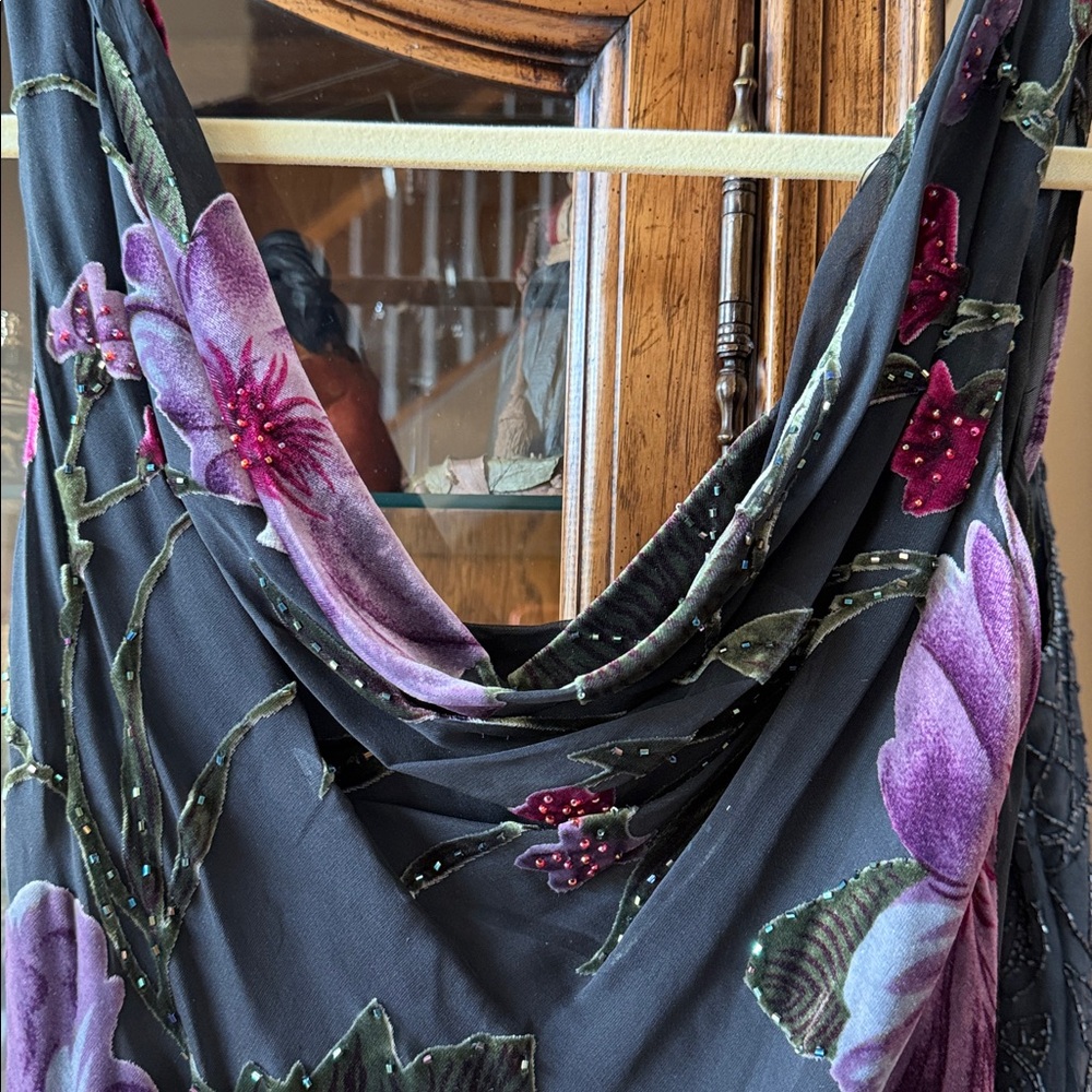 SueWongBeadedSilkBurnoutVelvet&SHAWLCowlNecklineClings&DrapesflatteringFEMININE8 - Picture 9 of 16
